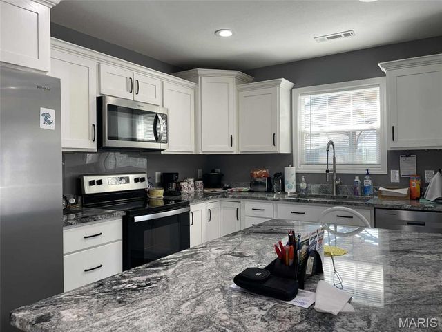 1201 Yosemite, Sikeston, MO 63801