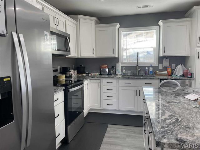 1201 Yosemite, Sikeston, MO 63801