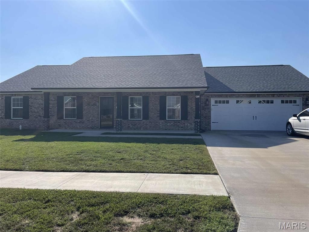 1201 Yosemite, Sikeston, MO 63801