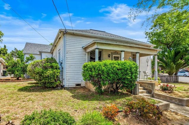 544 S Juniper Street, Escondido, CA 92025