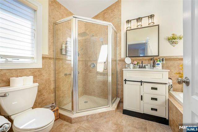 46A Homestead A, Palisades Park, NJ 07650