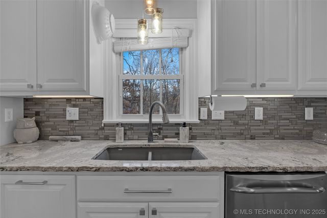 9601 N 89th East Avenue, Owasso, OK 74055