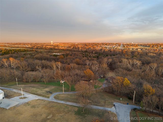 9601 N 89th East Avenue, Owasso, OK 74055