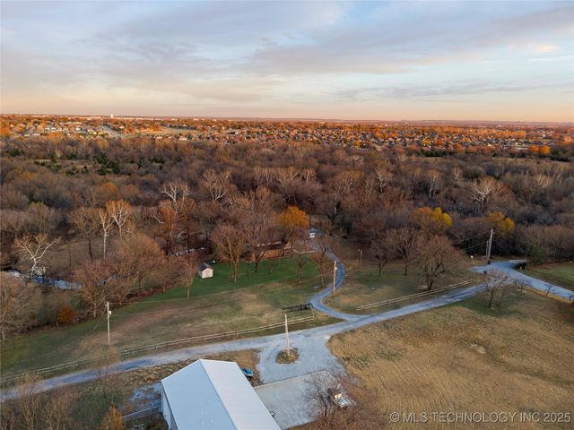 9601 N 89th East Avenue, Owasso, OK 74055