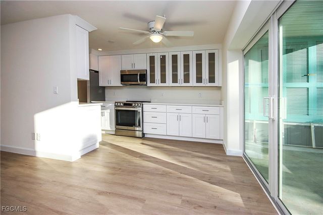 561 Periwinkle WAY E2, Sanibel, FL 33957