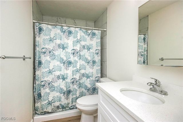 561 Periwinkle WAY E2, Sanibel, FL 33957