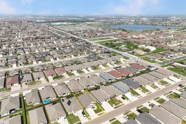 3833 Pennine Way, Corpus Christi, TX 78414