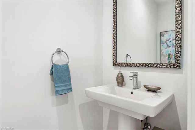 1115 Central AVE 557, Naples, FL 34102