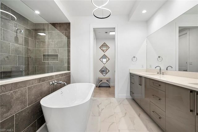 1115 Central AVE 557, Naples, FL 34102