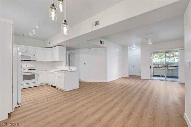 2291 West Horizon Ridge Parkway 5129, Henderson, NV 89052