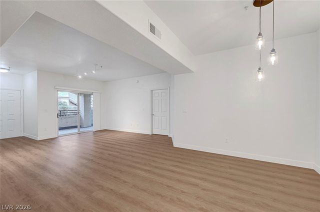 2291 West Horizon Ridge Parkway 5129, Henderson, NV 89052