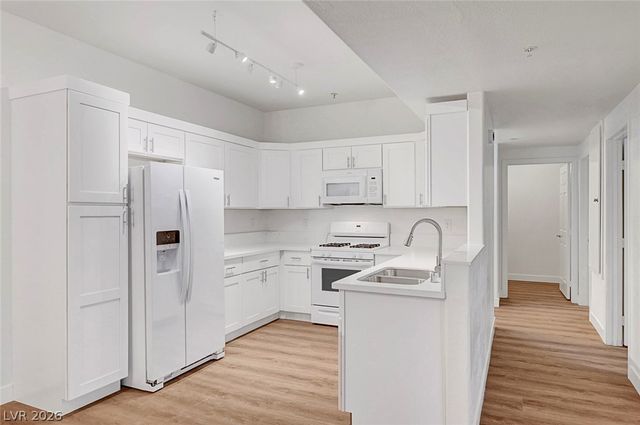 2291 West Horizon Ridge Parkway 5129, Henderson, NV 89052