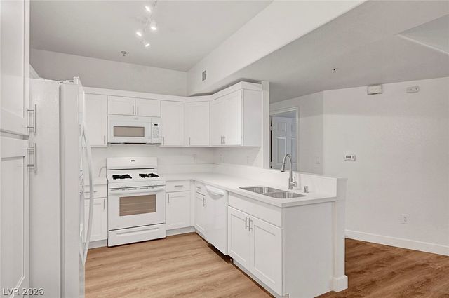 2291 West Horizon Ridge Parkway 5129, Henderson, NV 89052