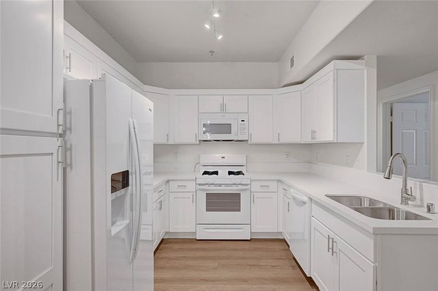 2291 West Horizon Ridge Parkway 5129, Henderson, NV 89052