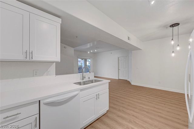 2291 West Horizon Ridge Parkway 5129, Henderson, NV 89052