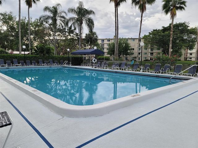 2222 N Cypress Bend 309, Pompano Beach, FL 33069