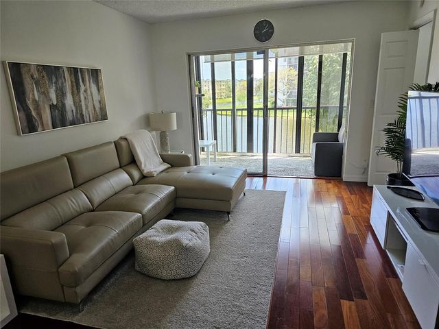 2222 N Cypress Bend 309, Pompano Beach, FL 33069