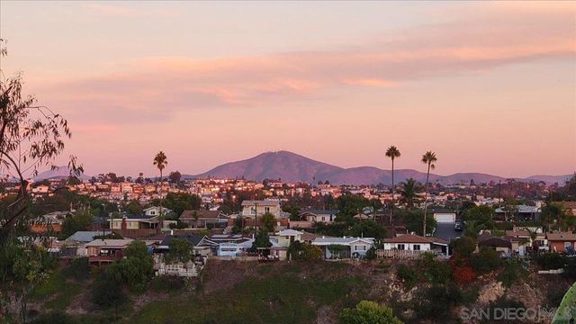 2859 Menlo Ave, San Diego, CA 92105