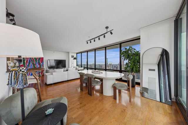 225 N Columbus Drive 5905, Chicago, IL 60601