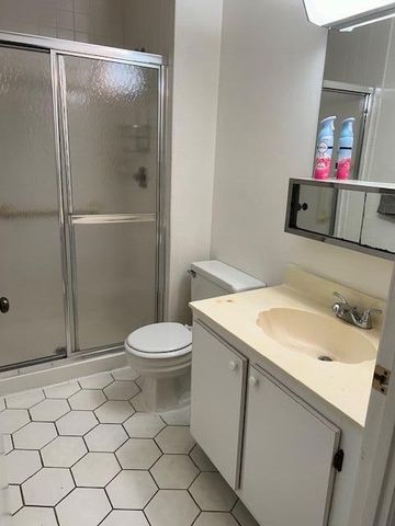 221 Lake Meryl Drive, West Palm Beach, FL 33411