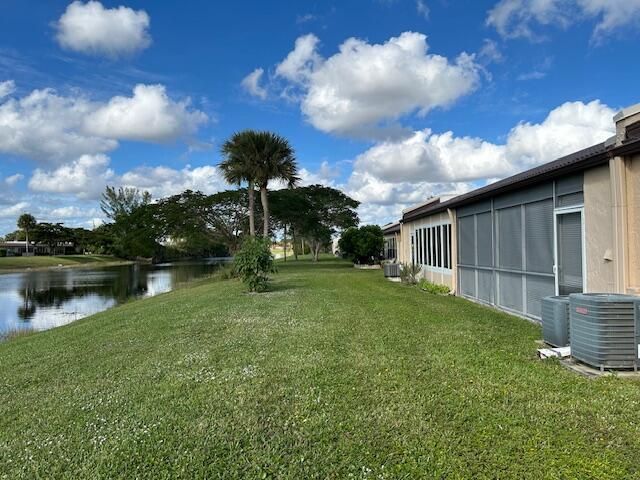 221 Lake Meryl Drive, West Palm Beach, FL 33411