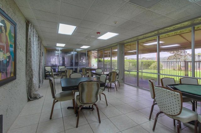 221 Lake Meryl Drive, West Palm Beach, FL 33411