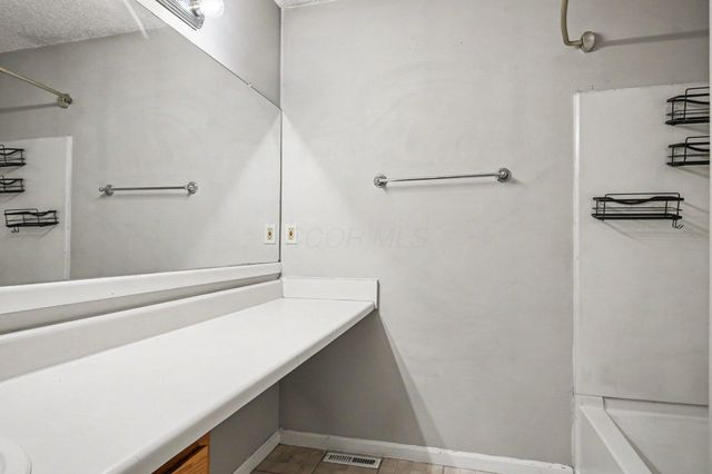 5288 Goldfield Drive, Hilliard, OH 43026