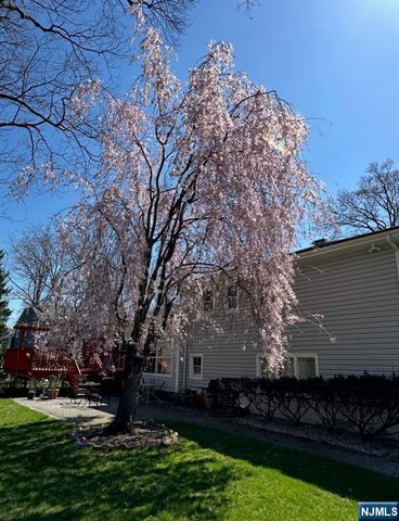 986 Wildwood Road, Oradell, NJ 07649