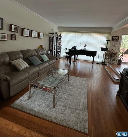 986 Wildwood Road, Oradell, NJ 07649