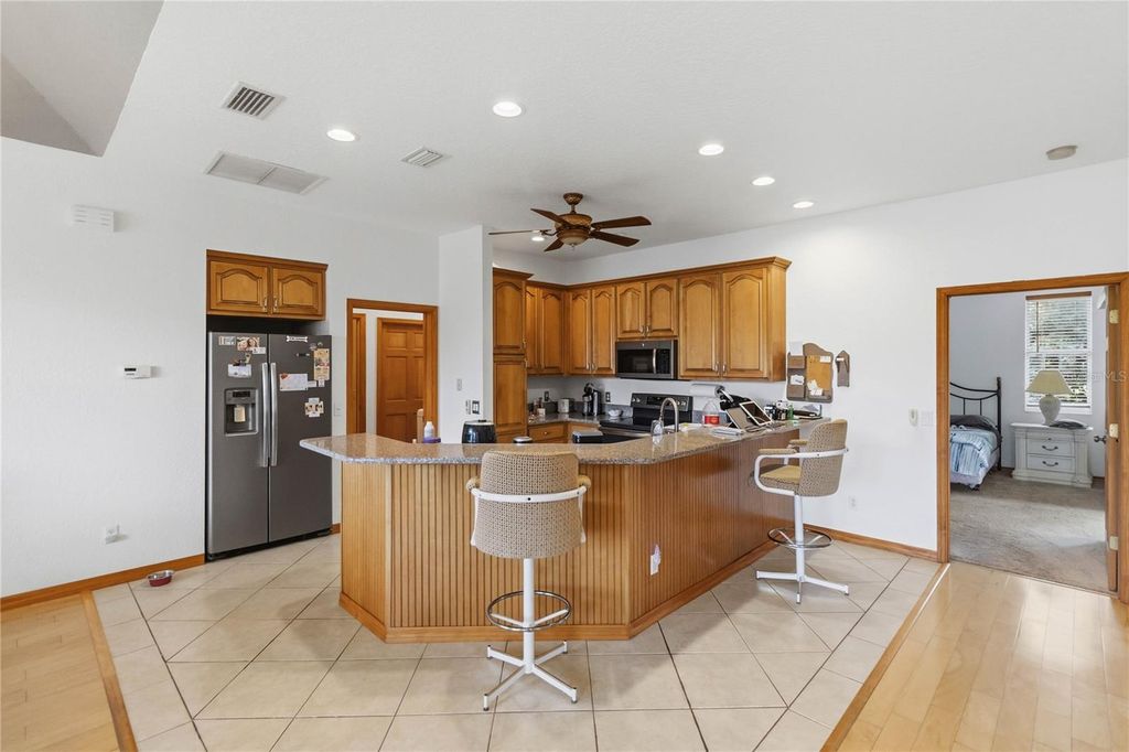 Image 11 of property listing at 1300 S NARCOOSSEE ROAD, St Cloud, FL 34771