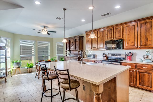 9209 Hunters Court, White Settlement, TX 76108