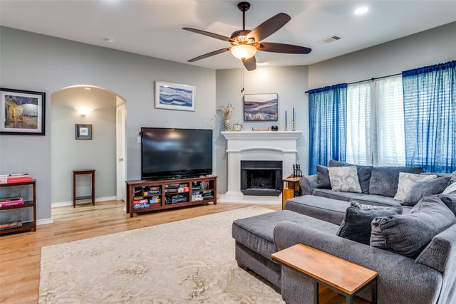 9209 Hunters Court, White Settlement, TX 76108