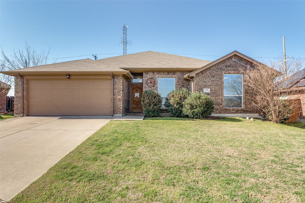 9209 Hunters Court, White Settlement, TX 76108