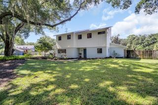 810 WARREN ROAD, Lutz, FL 33548