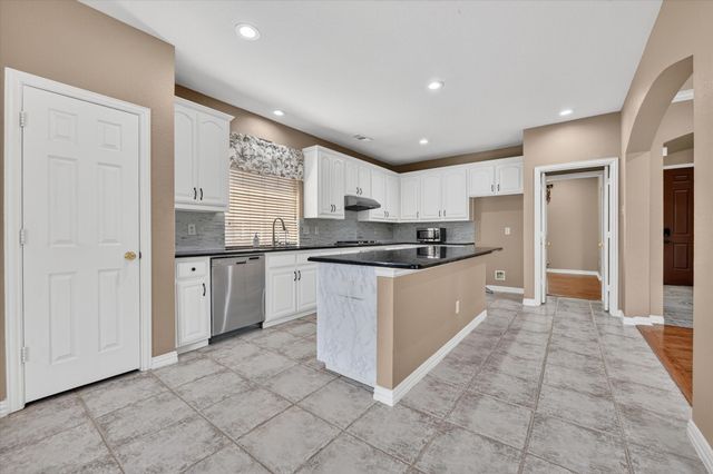 4233 Sandra Lynn Drive, Flower Mound, TX 75022