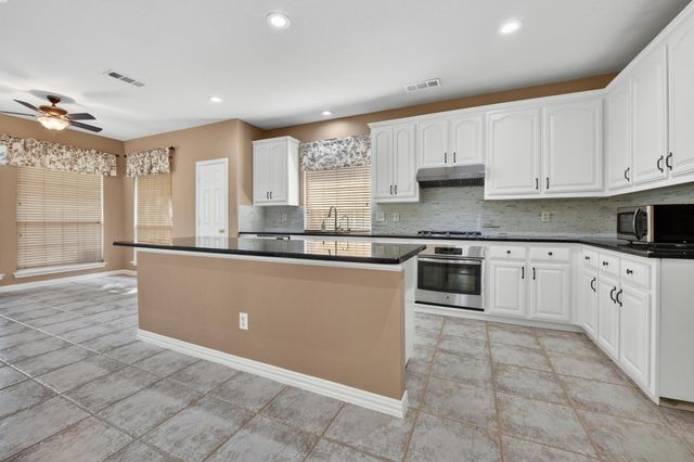 4233 Sandra Lynn Drive, Flower Mound, TX 75022