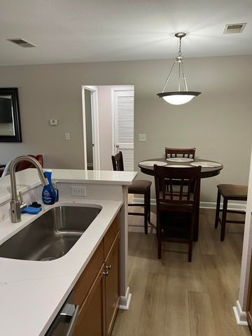 271 Alexandra Unit 7, Mount Pleasant, SC 29464