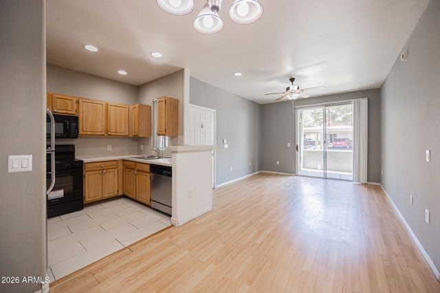 2929 W YORKSHIRE Drive 1110, Phoenix, AZ 85027