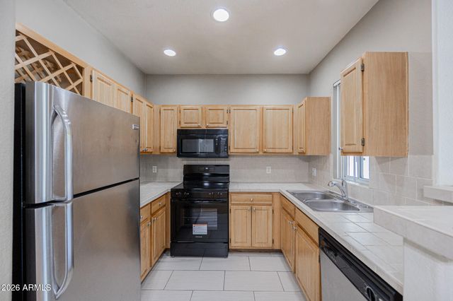 2929 W YORKSHIRE Drive 1110, Phoenix, AZ 85027
