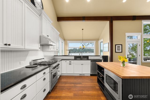 4827 Bayshore Lane NW, Olympia, WA 98502