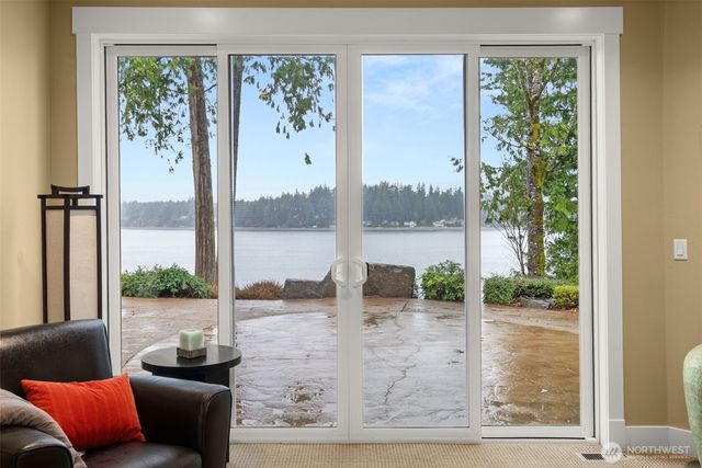 4827 Bayshore Lane NW, Olympia, WA 98502