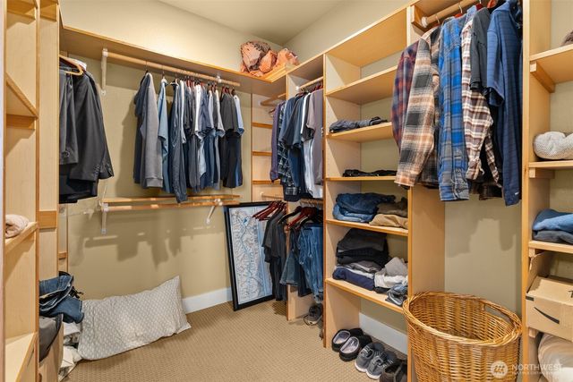 4827 Bayshore Lane NW, Olympia, WA 98502