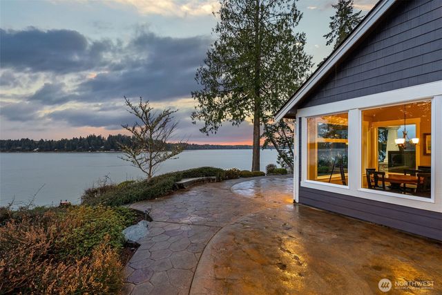 4827 Bayshore Lane NW, Olympia, WA 98502