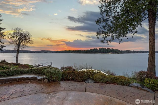 4827 Bayshore Lane NW, Olympia, WA 98502