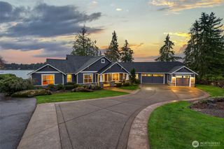 4827 Bayshore Lane NW, Olympia, WA 98502