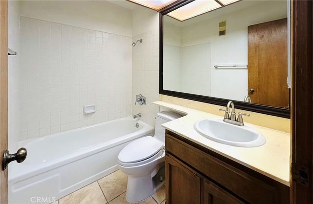 3525 Lebon Drive 204, San Diego, CA 92122