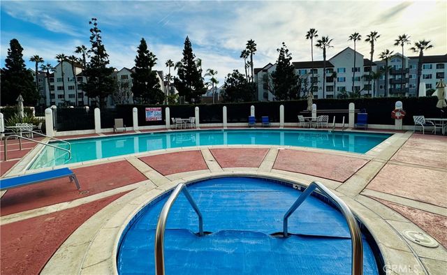 3525 Lebon Drive 204, San Diego, CA 92122
