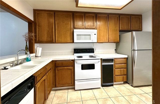 3525 Lebon Drive 204, San Diego, CA 92122
