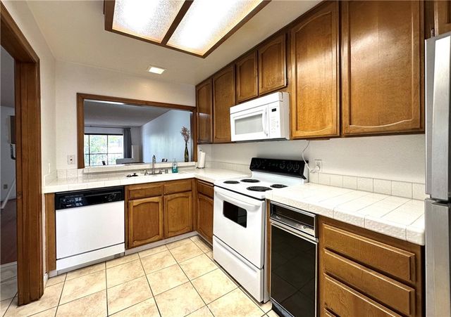 3525 Lebon Drive 204, San Diego, CA 92122