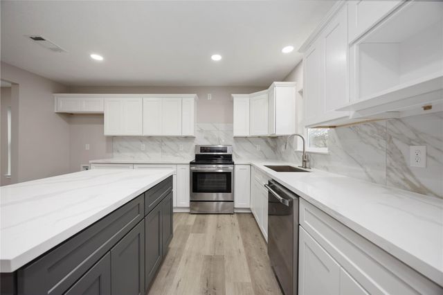 11302 White Gate Lane, Houston, TX 77067